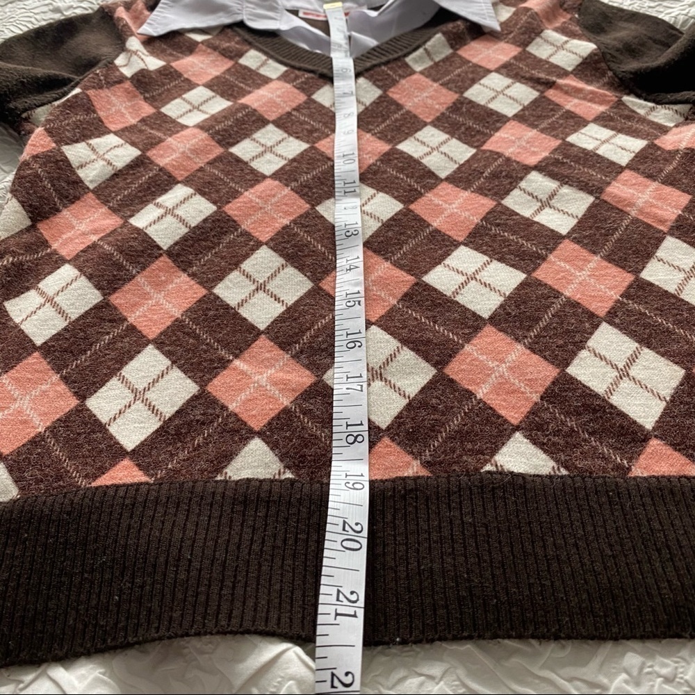 Adina Argyle front Brown sweater with white collar - Picture 7 of 9
